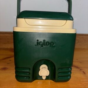 Vintage Igloo 1 Gallon Beverage Cube Cooler w/ Spigot Green Tan